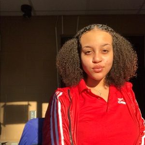 Meet your Posher, Tayler